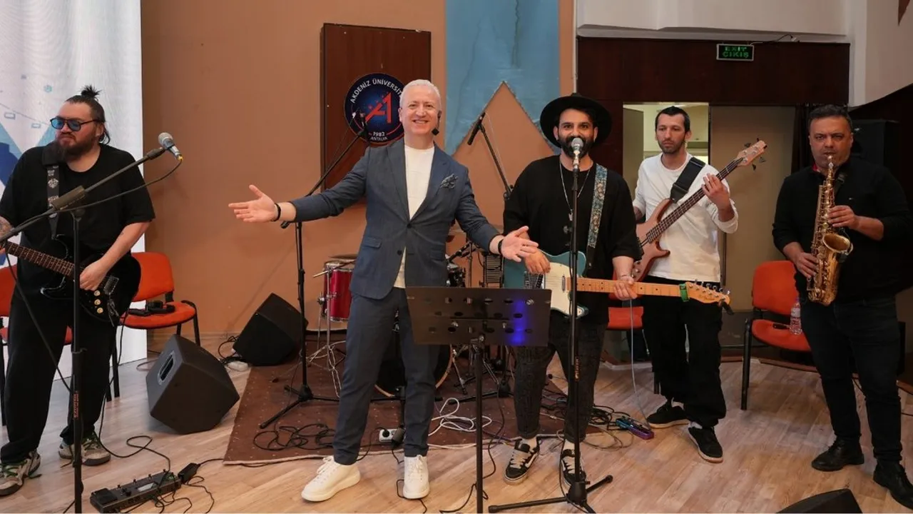 “HADİ TURİZM KONUŞALIM” AKDENİZ ÜNİVERSİTESİ EV SAHİPLİĞİNDE GERÇEKLEŞTİ