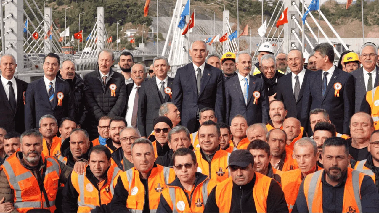 BAKAN ERSOY: TURİZMDE BİZİ RAKİPLERİMİZİN ÖNÜNE GEÇİRECEK TEMEL UNSUR ULAŞIMDIR