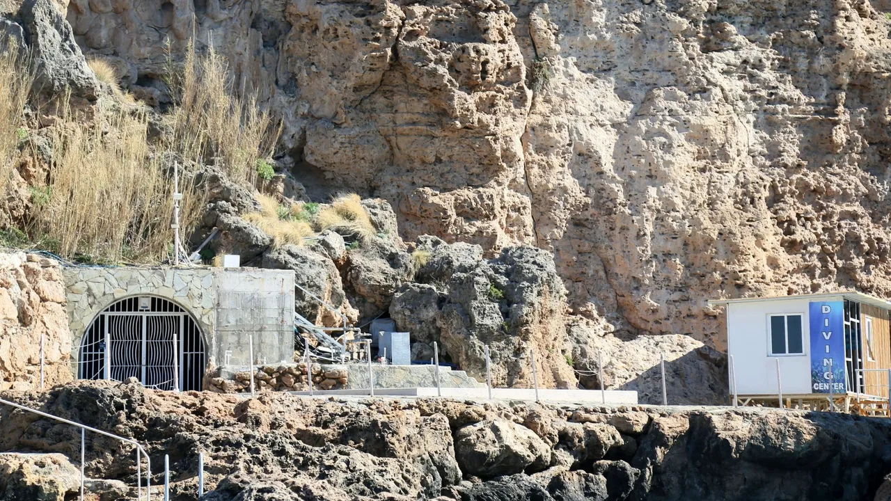 FALEZLERDEKİ İŞGALLERE MÜDAHALE: 16 YAPI YIKILACAK