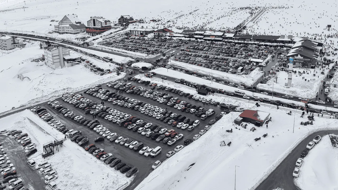 ERCİYES'TE SEZONUN SEKİZİNCİ HAFTASI: YOĞUN TALEP SÜRÜYOR
