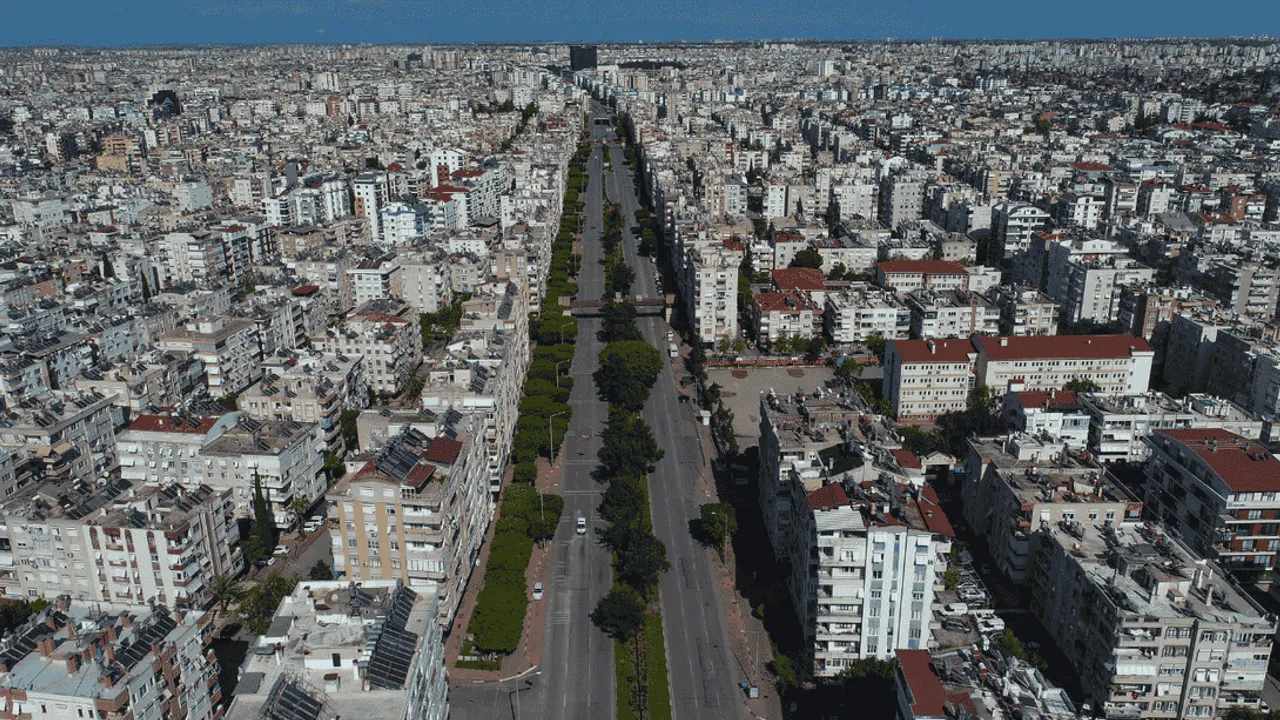 ANTALYA'DA 5 YILDA SATILAN HER 6 KONUTTAN 1'İNİ YABANCI ALDI