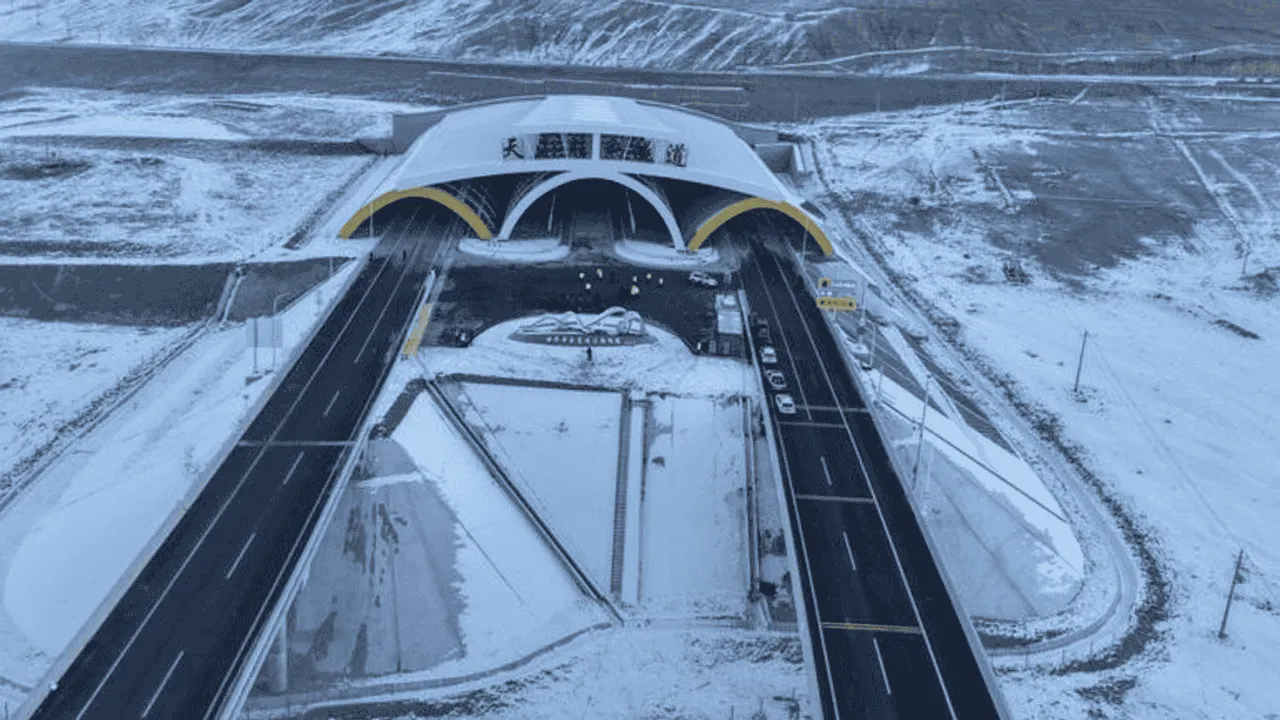 DÜNYANIN EN UZUN OTOYOL TÜNELİ ÇİN'DE AÇILDI
