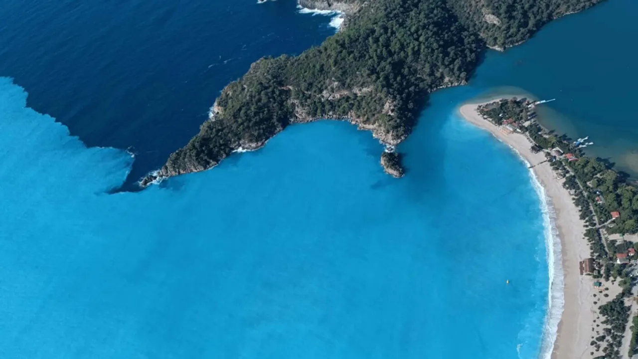 ÖLÜDENİZ’DE SAĞANAK SONRASI TURKUAZ MANZARA