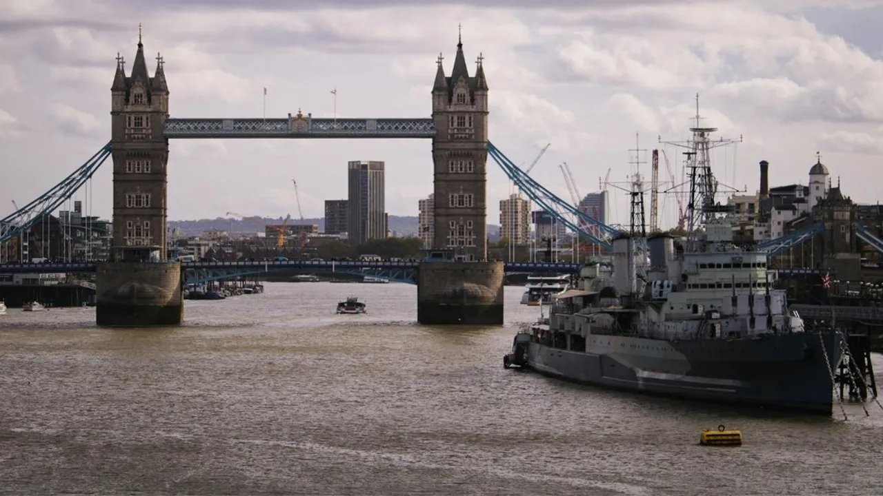 İNGİLTERE EKONOMİSİ TURİZMDEN 197 MİLYAR DOLAR KAZANIYOR