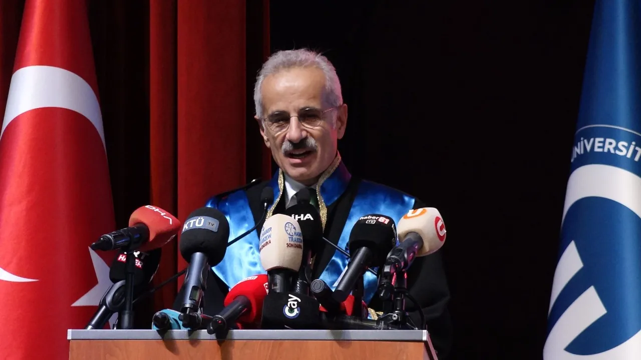 BAKAN URALOĞLU DUYURDU: TRABZON HAVALİMANI PROJESİNDE YENİ AŞAMA