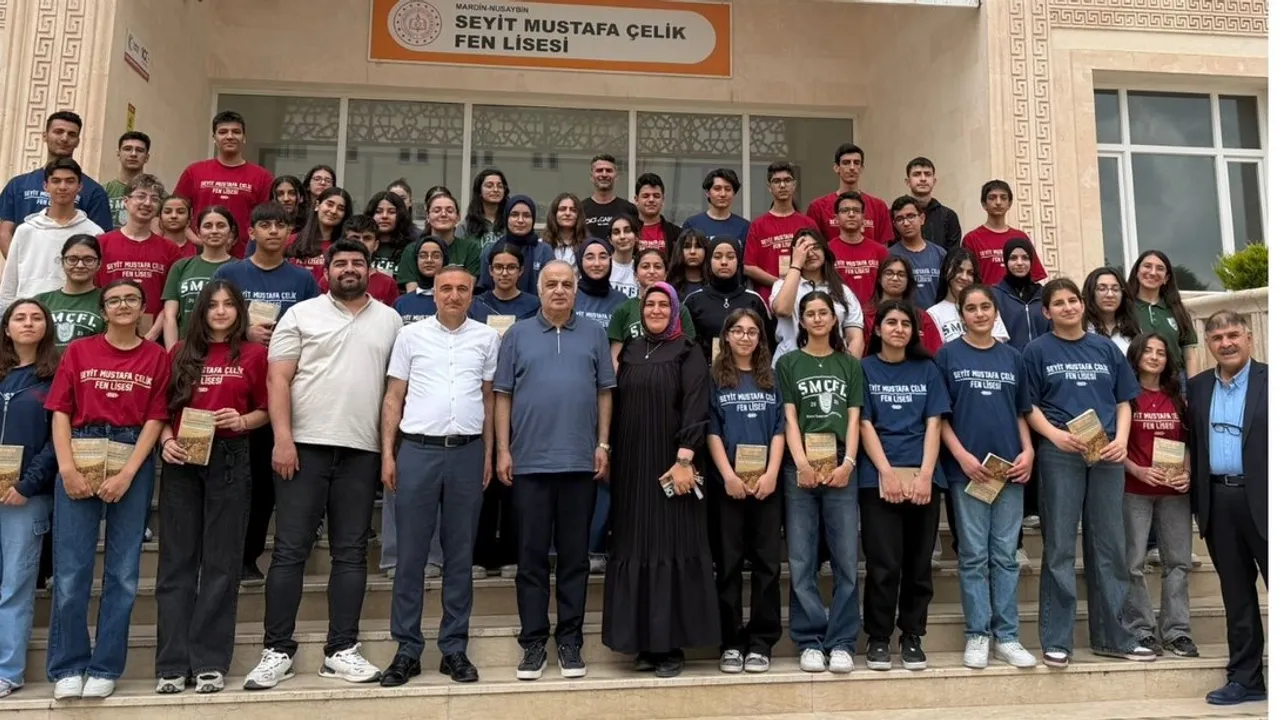 ORHAN SANCAR MARDİN’DE ÖĞRENCİLERLE KARİYER SÖYLEŞİSİNDE BULUŞTU