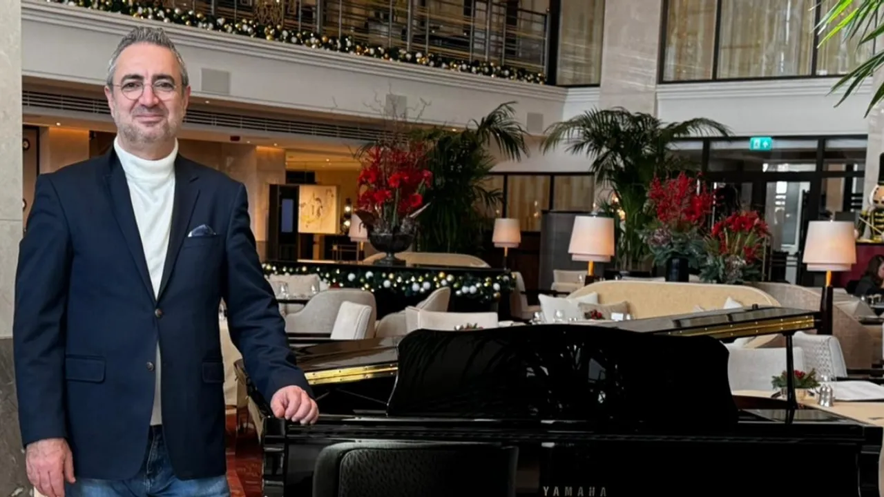 MUSTAFA F. ÜSTÜNSÖZ | YENİ DÜNYANIN KAPISINDA: YAPAY ZEKADAN DEĞIL, "NİYETTEN" KORKMAK