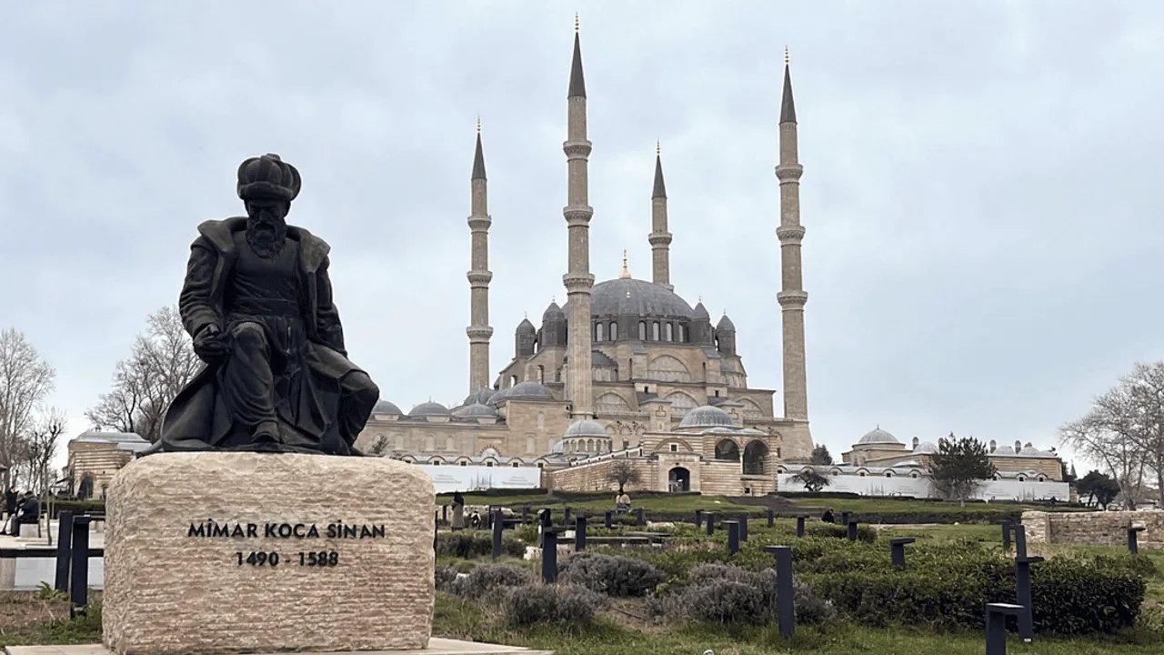 SELİMİYE CAMİSİ’NDE RESTORASYON TARTIŞMASI: KALEM İŞİ UYGULAMALARINDA İTİRAZA RET