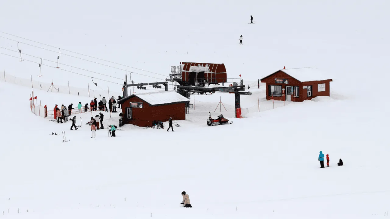 DAVRAZ KAYAK MERKEZİ'NE 2 HAFTADA 100 BİN ZİYARETÇİ