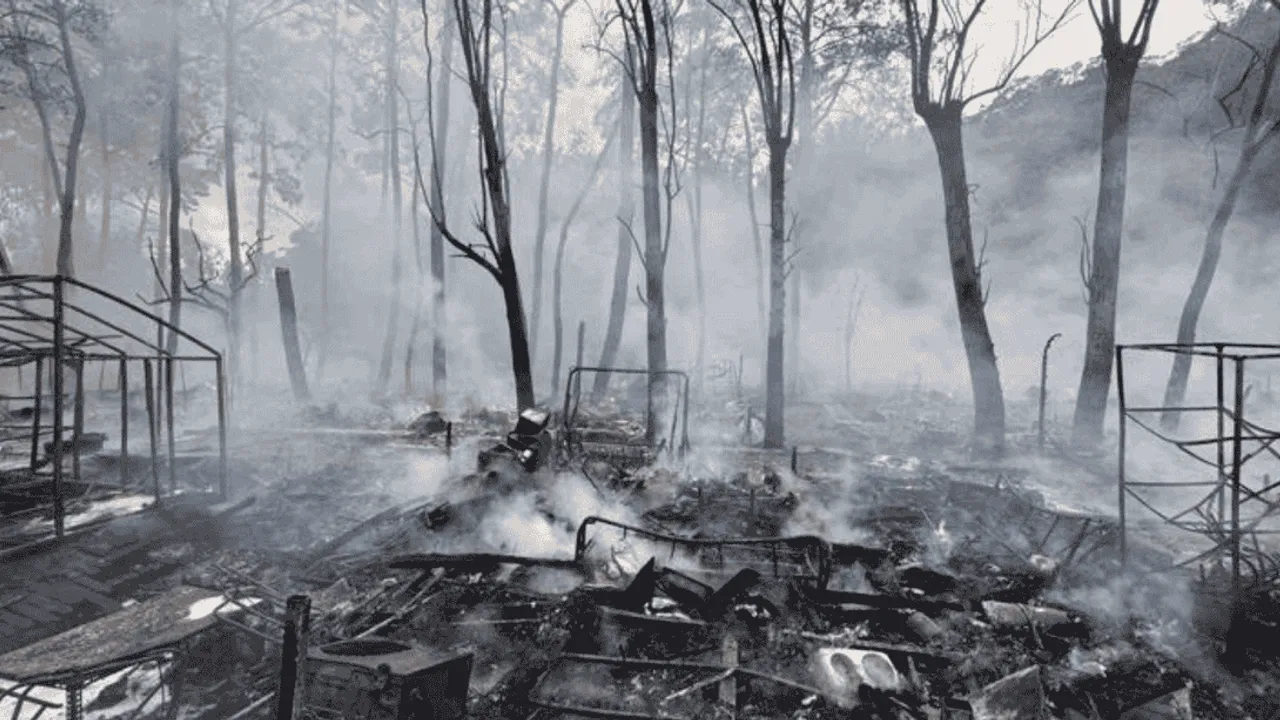 FETHİYE'DE YANGIN: KARAVAN VE BUNGALOVLAR KÜLE DÖNDÜ