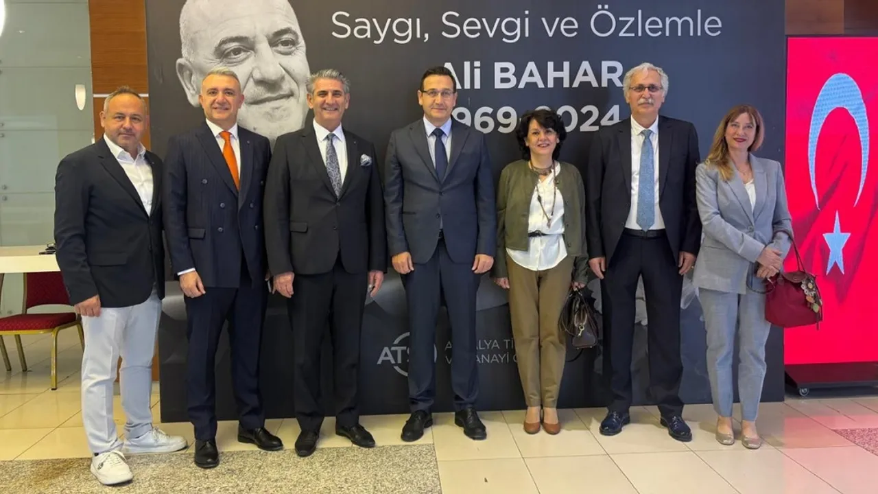 SKAL ANTALYA’DAN TURİZMİN GELECEĞİNE YÖN VERECEK ÖNEMLİ ÇALIŞTAY