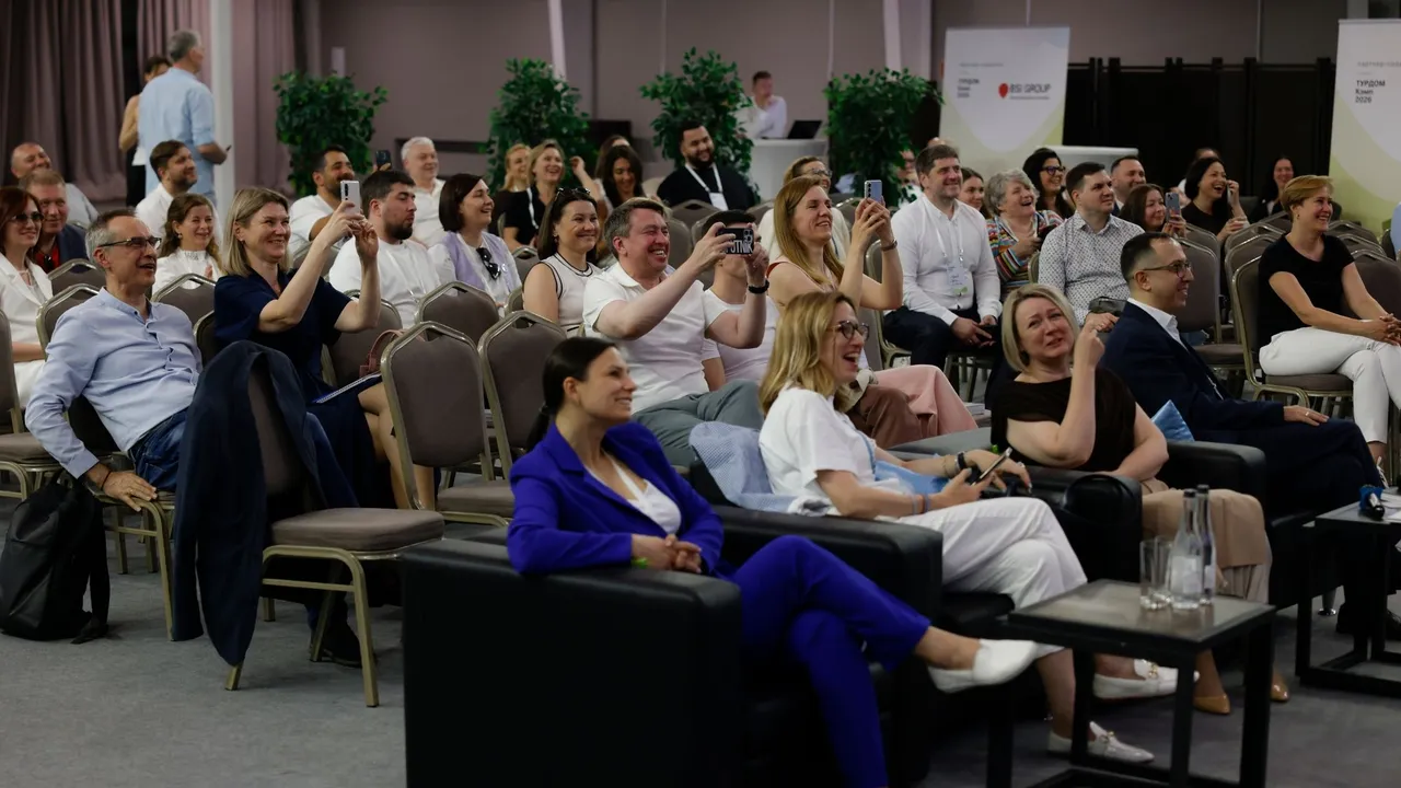 HELLOOTEL TURBOMARKETING TOURDOM CAMP’TE