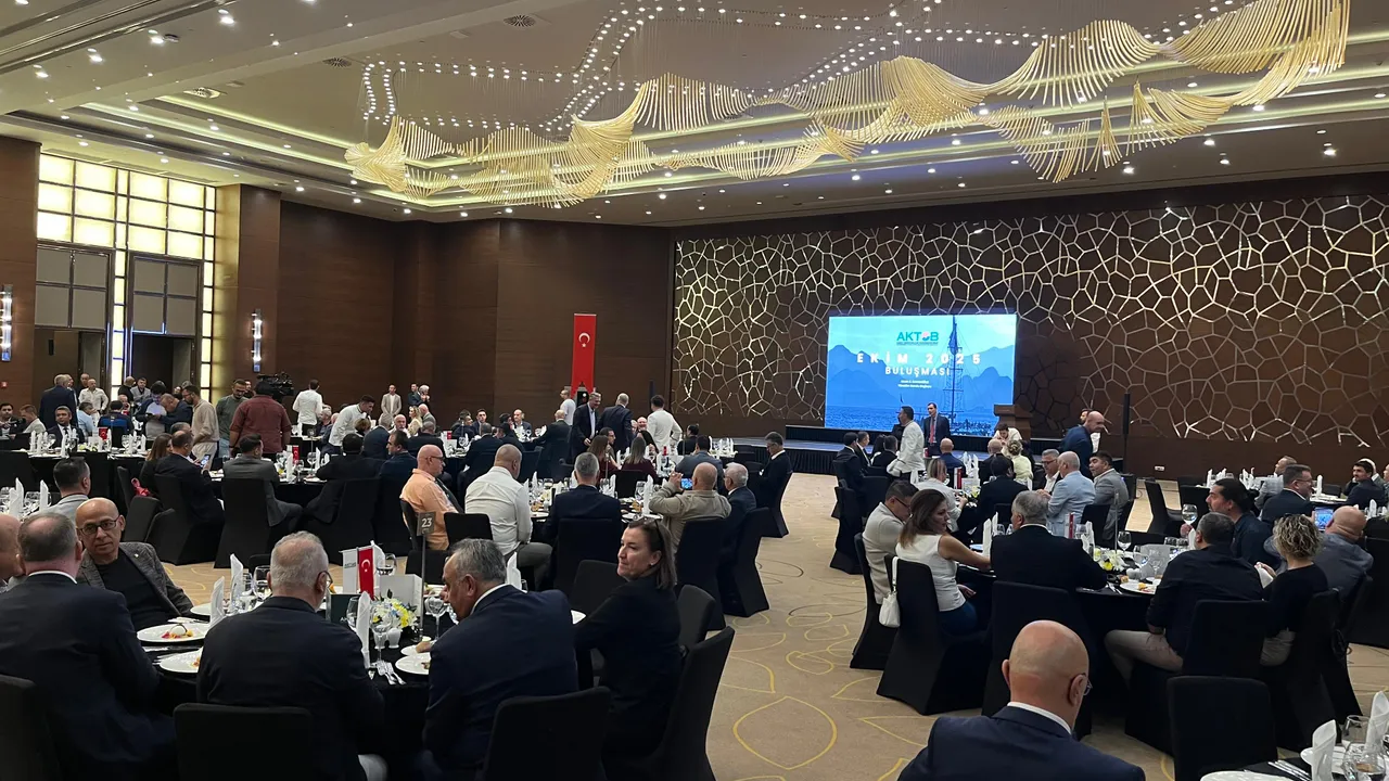 AKTOB BAŞKANI KAVALOĞLU: “VERGİNİN VERGİSİNİ ÖDEYEN TEK SEKTÖRÜZ”