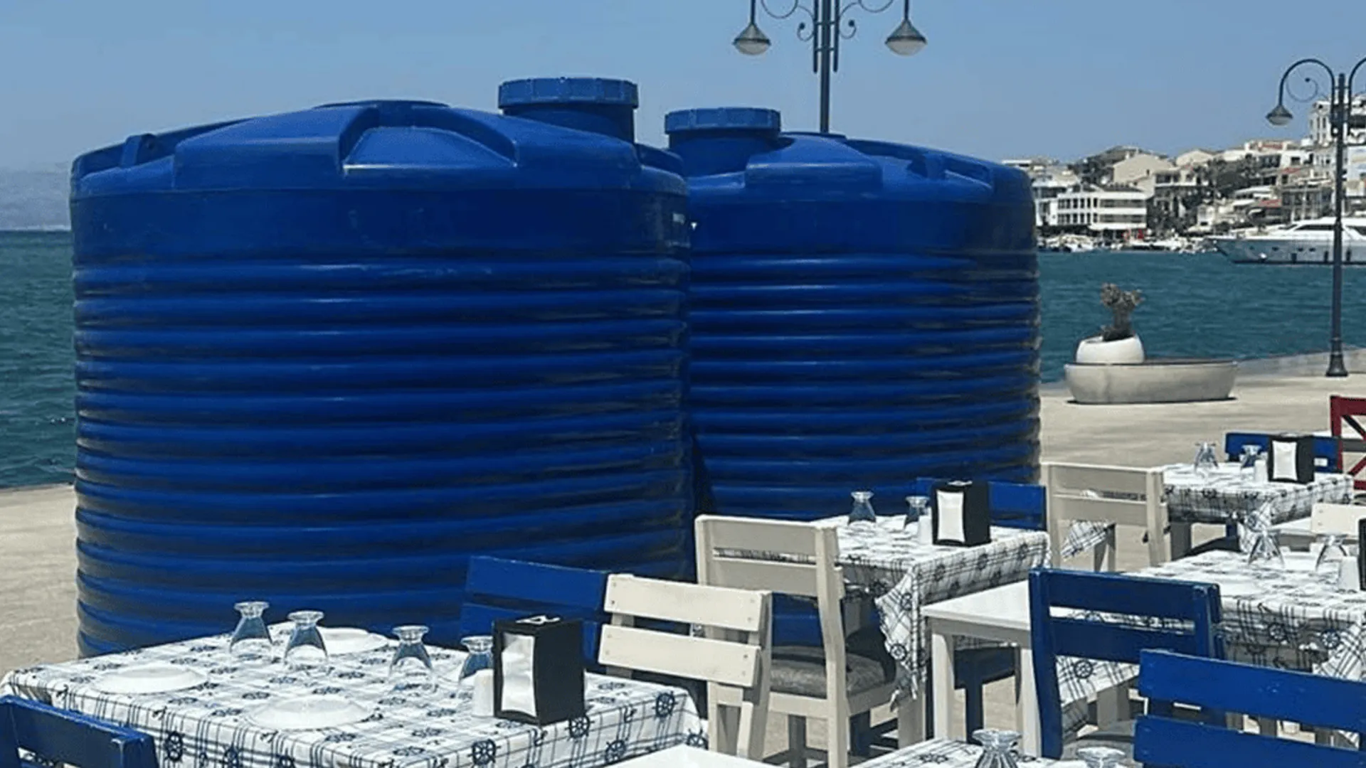 ÇEŞME'DE SU KESİNTİSİ; OTELLER DEPOLARI DOLDURDU