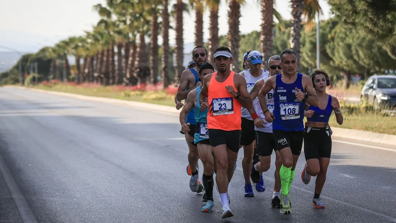 SALOMON ÇEŞME YARI MARATONU SPOR VE TURİZMİ BULUŞTURACAK