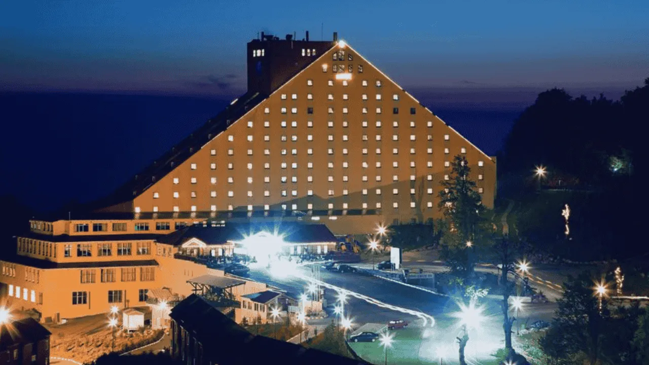 KARTEPE’DE KAYAK OTELİNİN RUHSATI İPTAL EDİLDİ