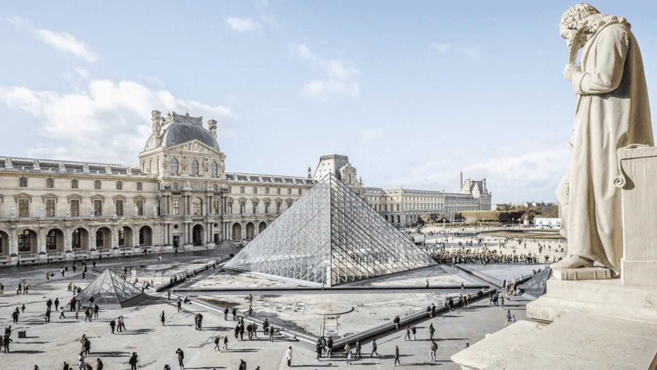 PARİS SAVCILIĞI: LOUVRE SOYGUNU PROFESYONELLERİN İŞİ DEĞİL