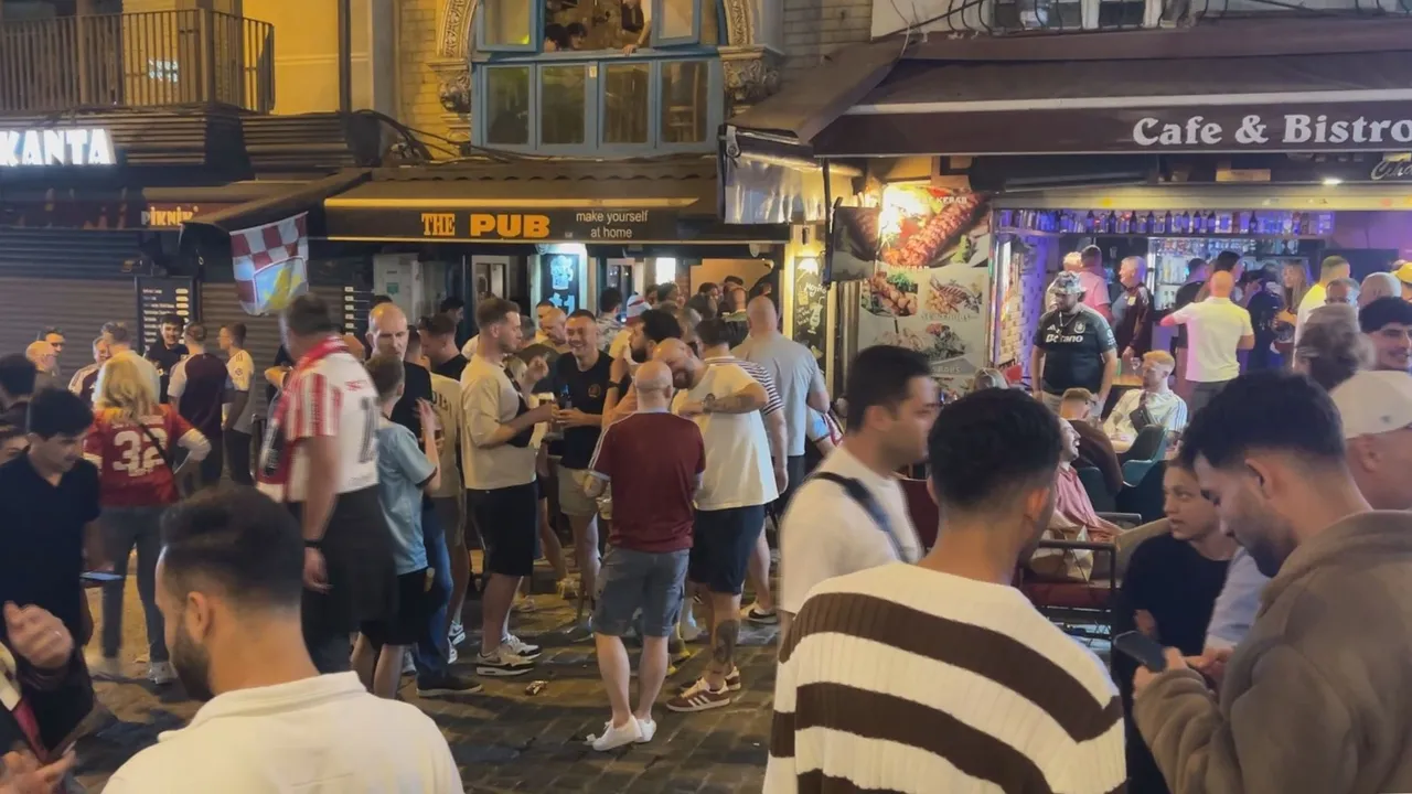 UEFA AVRUPA LİGİ FİNALİ ÖNCESİ İSTANBUL’DA RENKLİ GÖRÜNTÜLER