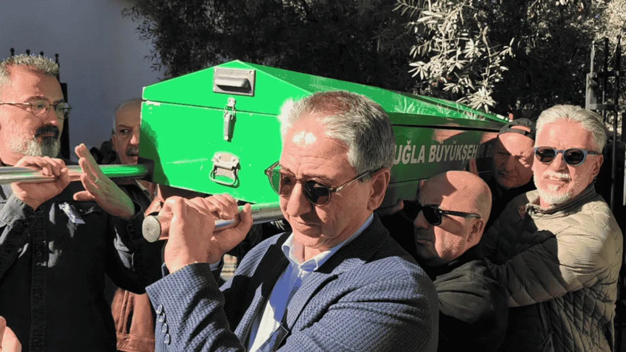 AVNİ AKER SON YOLCULUĞUNA UĞURLANDI