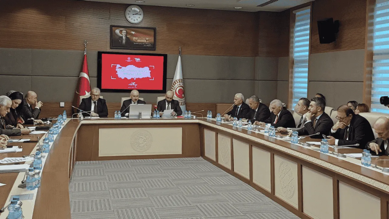 BAKAN YARDIMCISI ALPARSLAN: TURİZM GELİRLERİ YIL SONU İTİBARİYLE 64 MİLYAR DOLARA ULAŞACAK