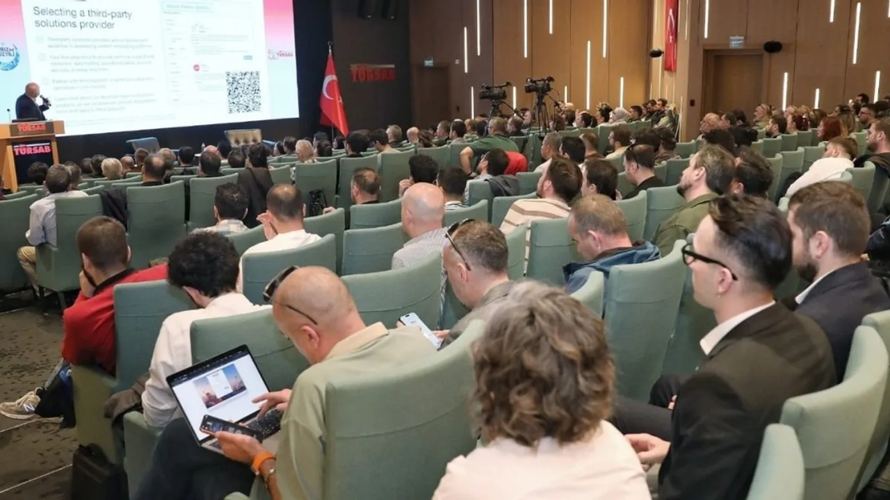 TÜRSAB’DAN DİJİTALLEŞME ETKİNLİĞİ: META TÜRKİYE YÖNETİCİLERİ ACENTALARLA BULUŞTU