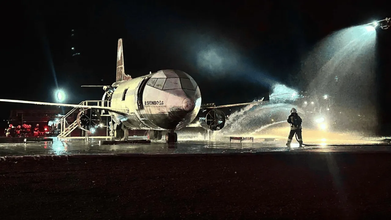 ESENBOĞA HAVALİMANI'NDA UÇAK KAZASI TATBİKATI