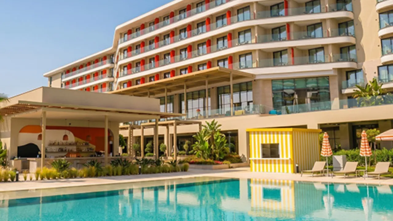TRENDY PERGE RESORT & SUITES KUNDU’DA KAPILARINI AÇTI