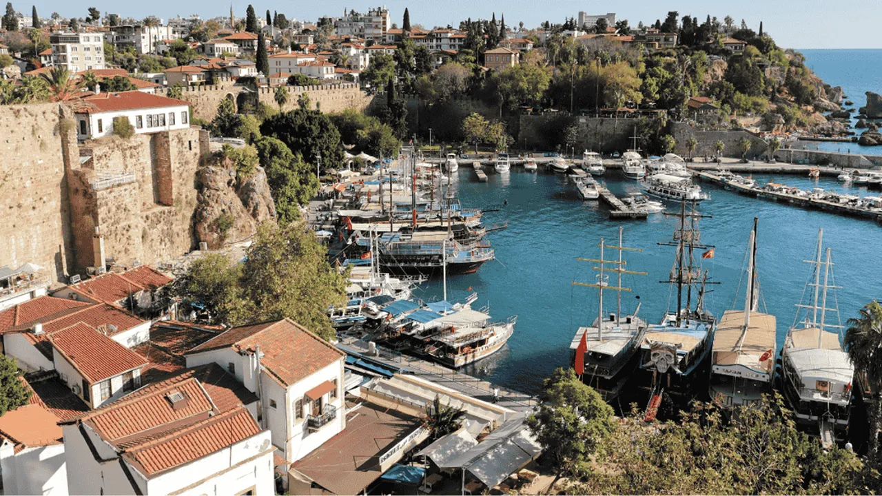 ANTALYA 2025 YILINI 17,1 MİLYON ZİYARETÇİYLE KAPATTI