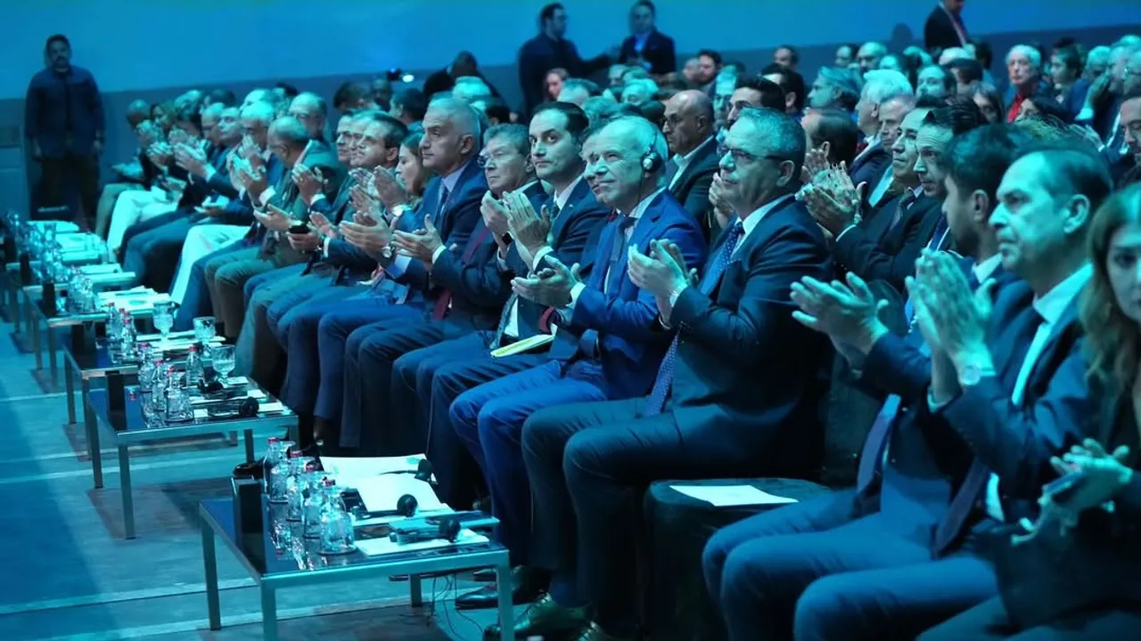 TURİZMCİLER 15. ULUSLARARASI RESORT TURİZM KONGRESİ’Nİ DEĞERLENDİRDİ