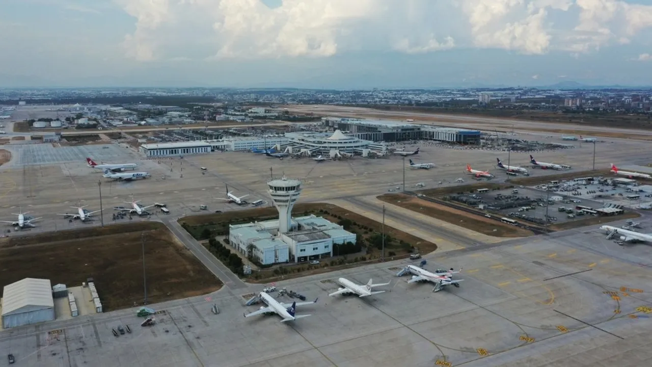 ANTALYA HAVALİMANI'NA İLERİ SEVİYE HAVA TRAFİK KONTROL SİSTEMİ