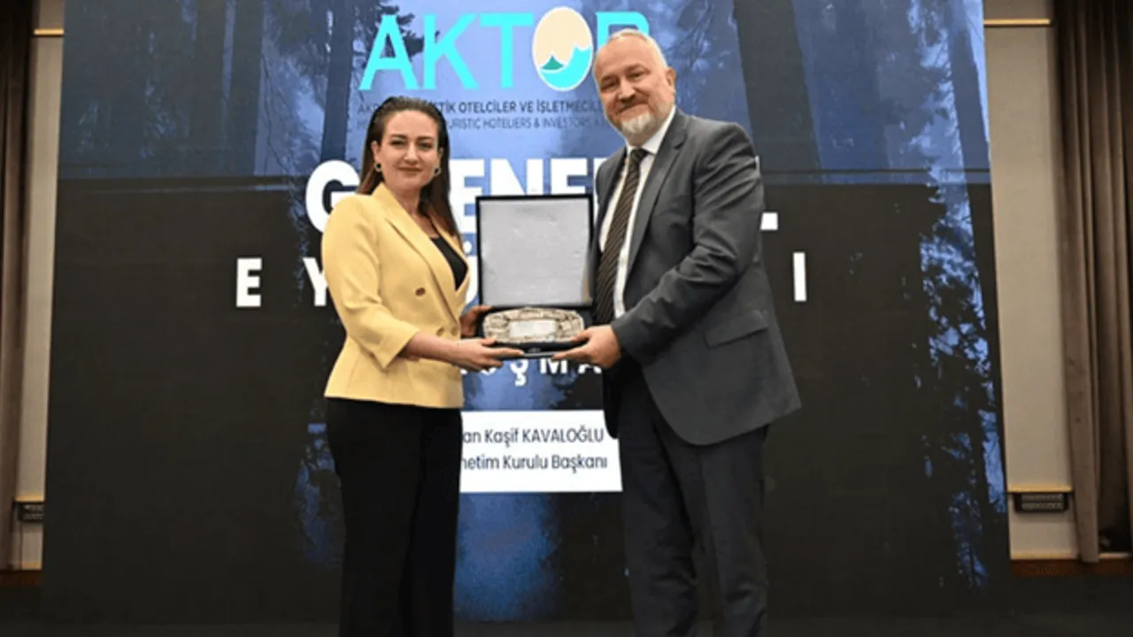 ANTALYA BB Başkan V. BÜŞRA ÖZDEMİR TURİZMDE BAŞARI İÇİN NORMALLEŞME, GÜÇLÜ ULAŞIM VE SÜRDÜRÜLEBİLİRLİK ŞART