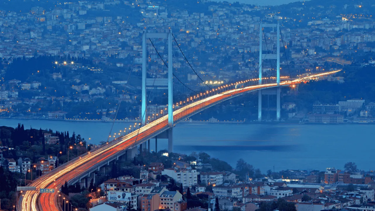 İSTANBUL'DA PAPA ZİYARETİ İÇİN KAPANACAK YOLLAR 