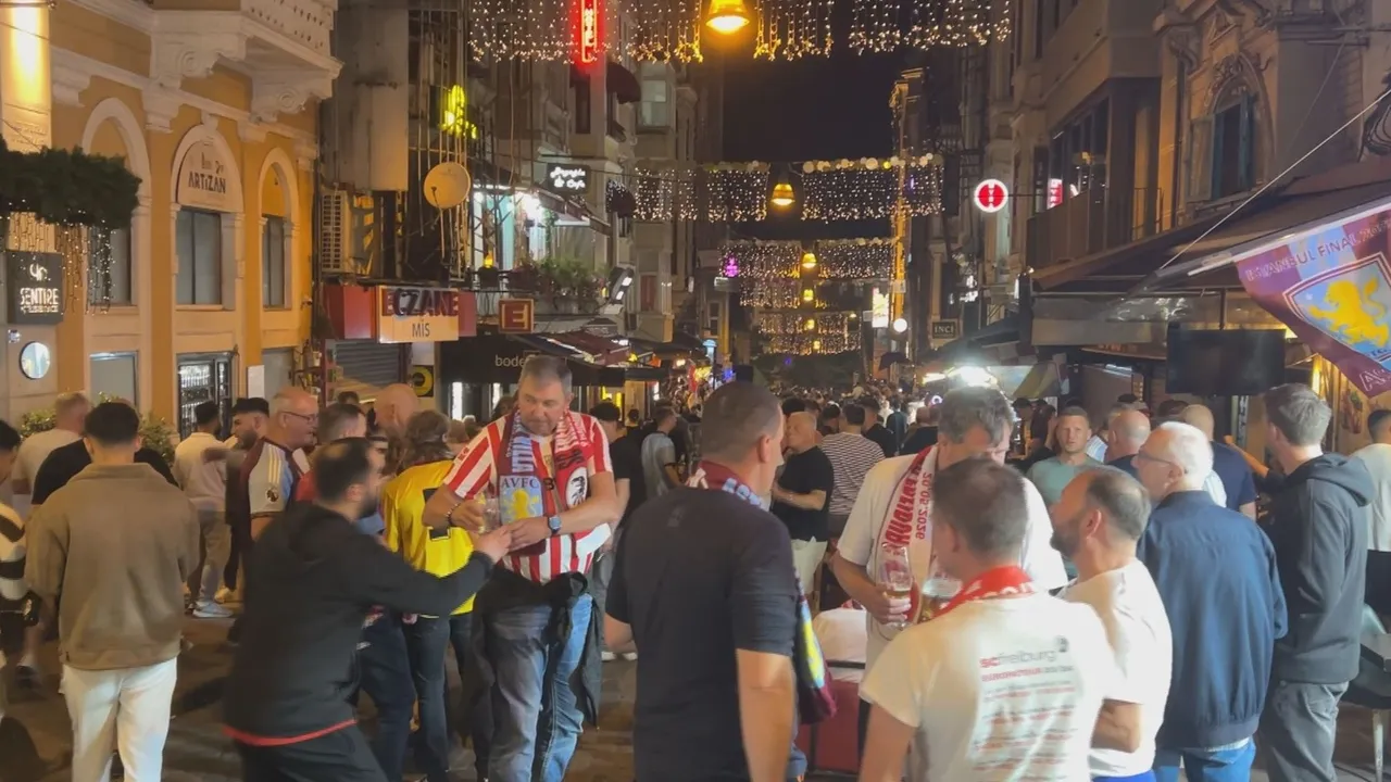 UEFA AVRUPA LİGİ FİNALİ ÖNCESİ İSTANBUL’DA RENKLİ GÖRÜNTÜLER