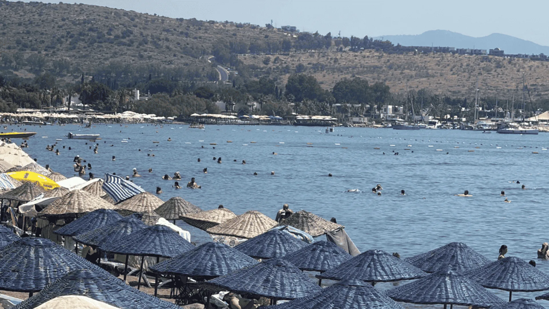 BODRUM 38 DERECEYE ULAŞTI, PLAJLAR DOLDU