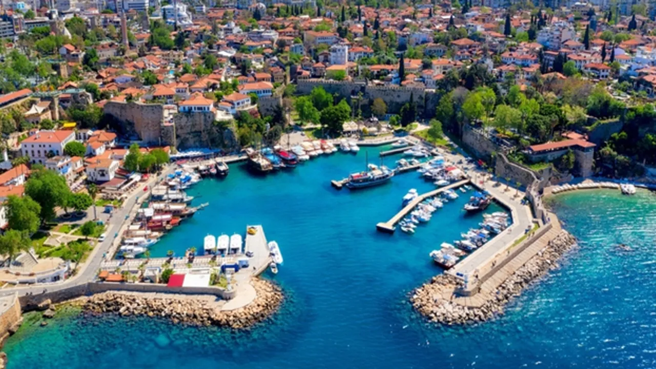 ANTALYA’YA OCAK AYINDA 234 BİN TURİST GELDİ