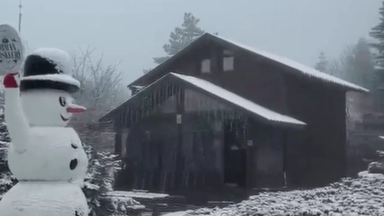 ULUDAĞ'DA KAR KALINLIĞI 5 SANTİMETREYE ULAŞTI