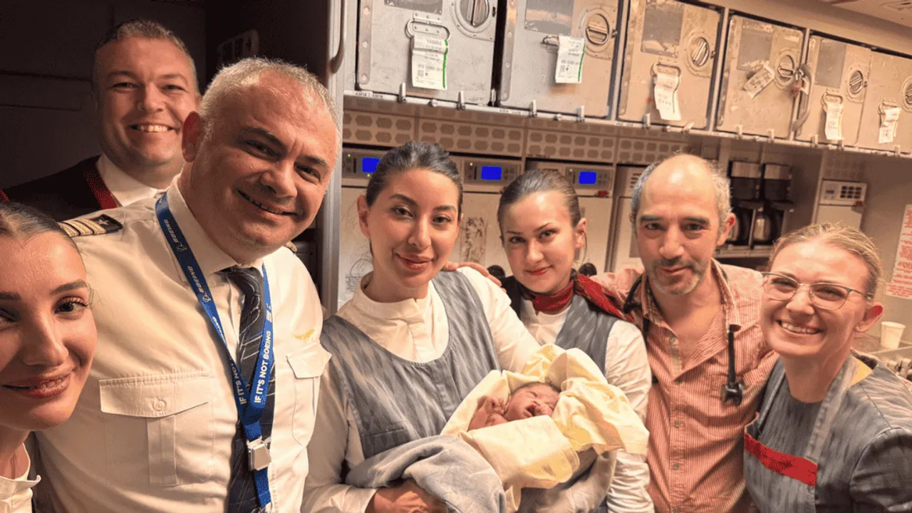 THY UÇAĞINDA HAVADA DOĞUM