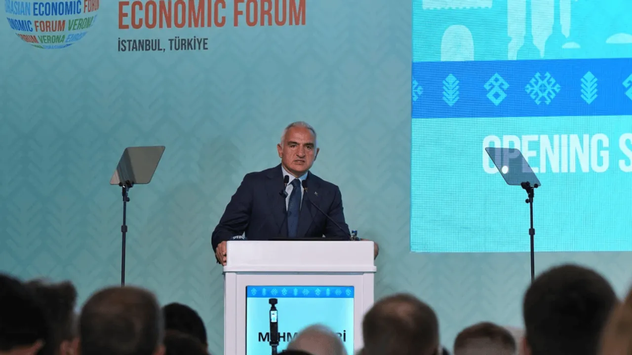 BAKAN ERSOY: TURİZM HALKLAR ARASINDA KÜLTÜREL ETKİLEŞİMİ SAĞLAYAN BİR KÖPRÜDÜR