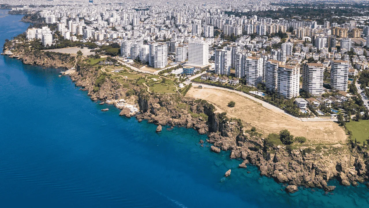 ANTALYA TURİZMİNDE İNGİLTERE VE POLONYA PAZARI YÜKSELİŞTE