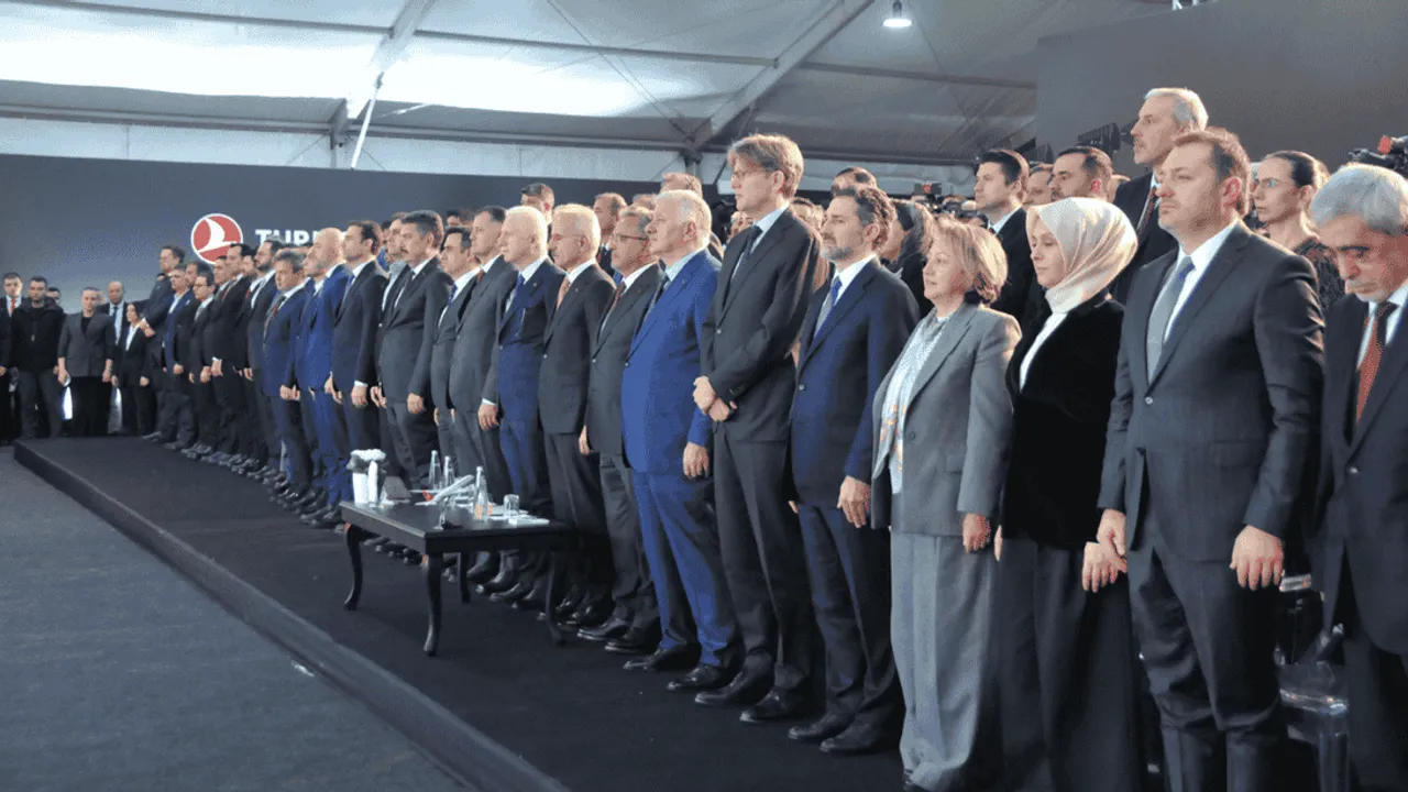 THY’NİN 100 MİLYAR LİRALIK YENİ YATIRIMININ TEMELİ ATILDI