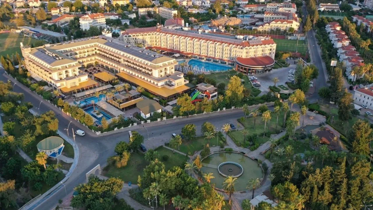 ANTALYA’DA BAYRAM COŞKUSU: CRYSTAL DE LUXE’TE 4 GÜNLÜK EĞLENCE