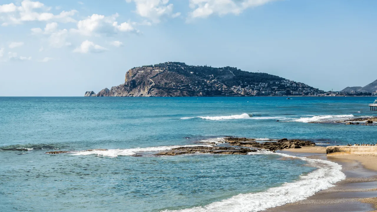 METEOROLOJİ 2025’İN REKORLARINI AÇIKLADI: EN SICAK DENİZ ALANYA’DA