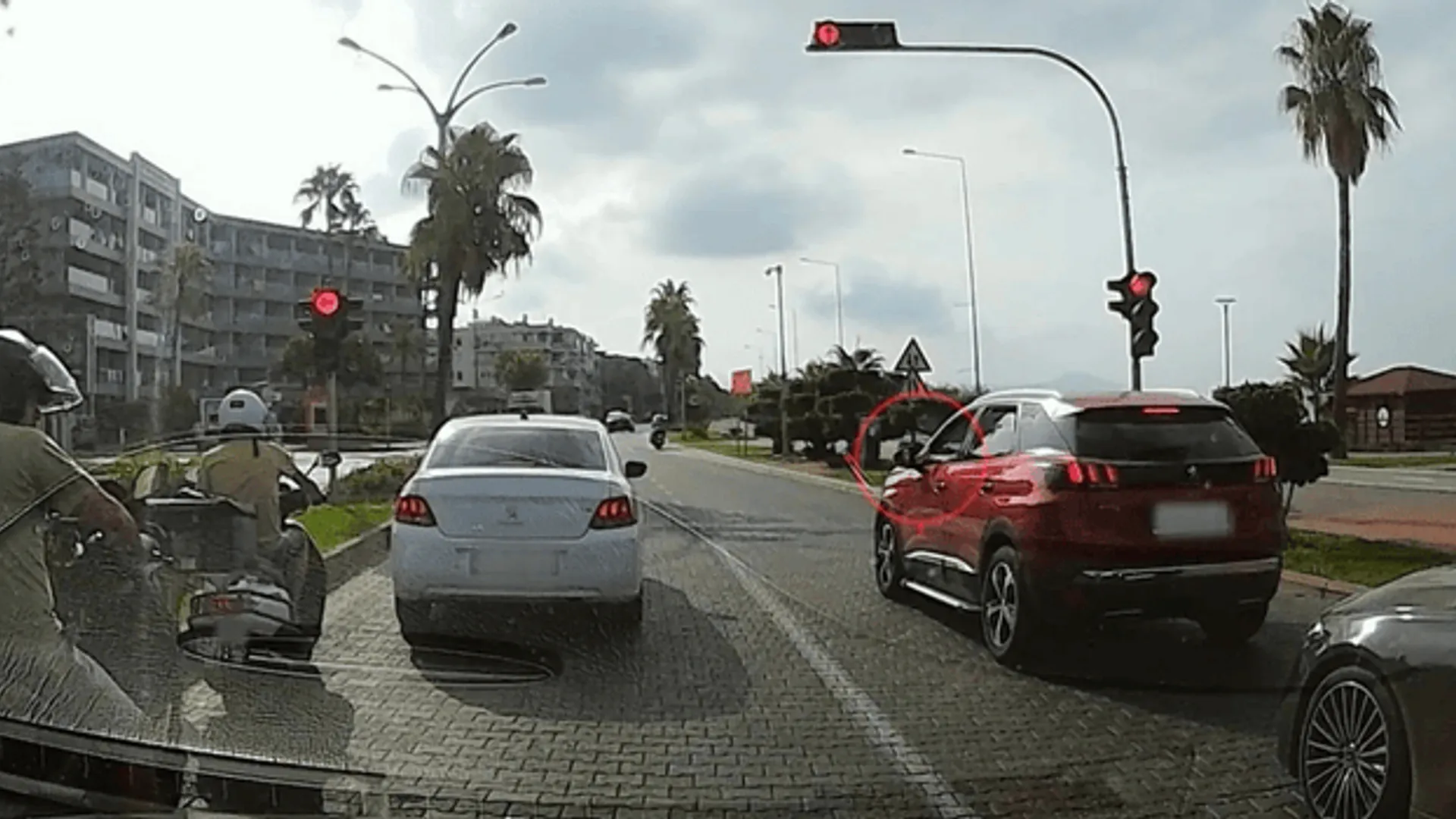 ALANYA'DA SÜRÜCÜLERE CEZA YAĞDI