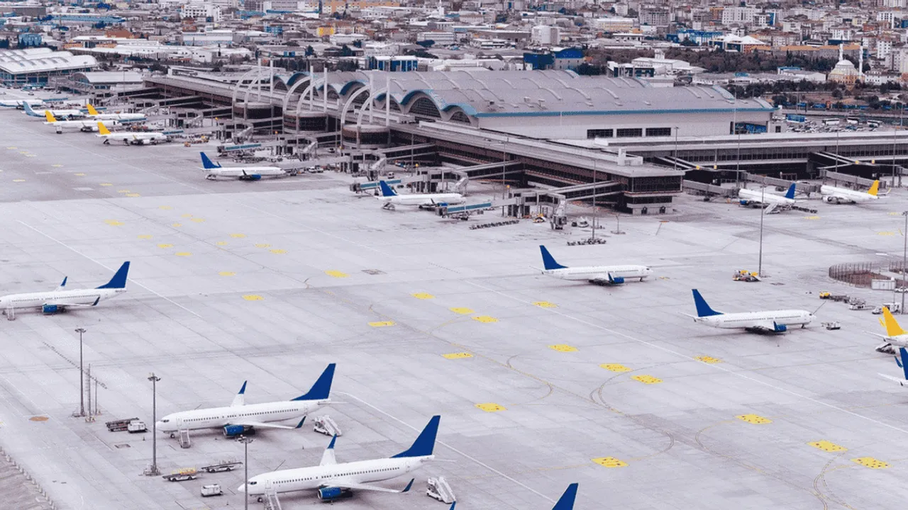SABİHA GÖKÇEN HAVALİMANI, 11 AYDA 2024'ÜN YOLCU REKORUNU GERİDE BIRAKTI