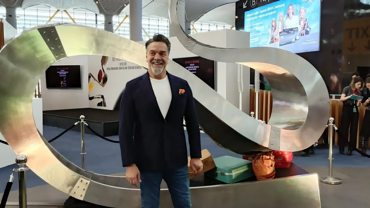 BEYAZIT ÖZTÜRK’TEN İSTANBUL HAVALİMANI’NDA “UNUTULAN EŞYALAR” SERGİSİ