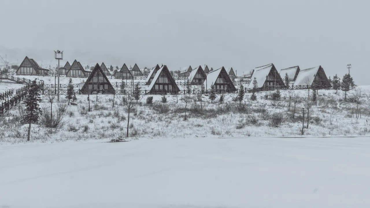 YILDIZ DAĞI, KAR YAĞIŞIYLA BEYAZA BÜRÜNDÜ