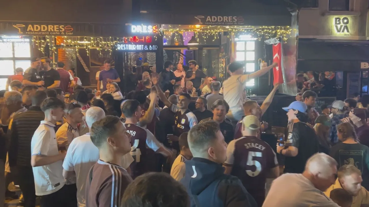 UEFA AVRUPA LİGİ FİNALİ ÖNCESİ İSTANBUL’DA RENKLİ GÖRÜNTÜLER