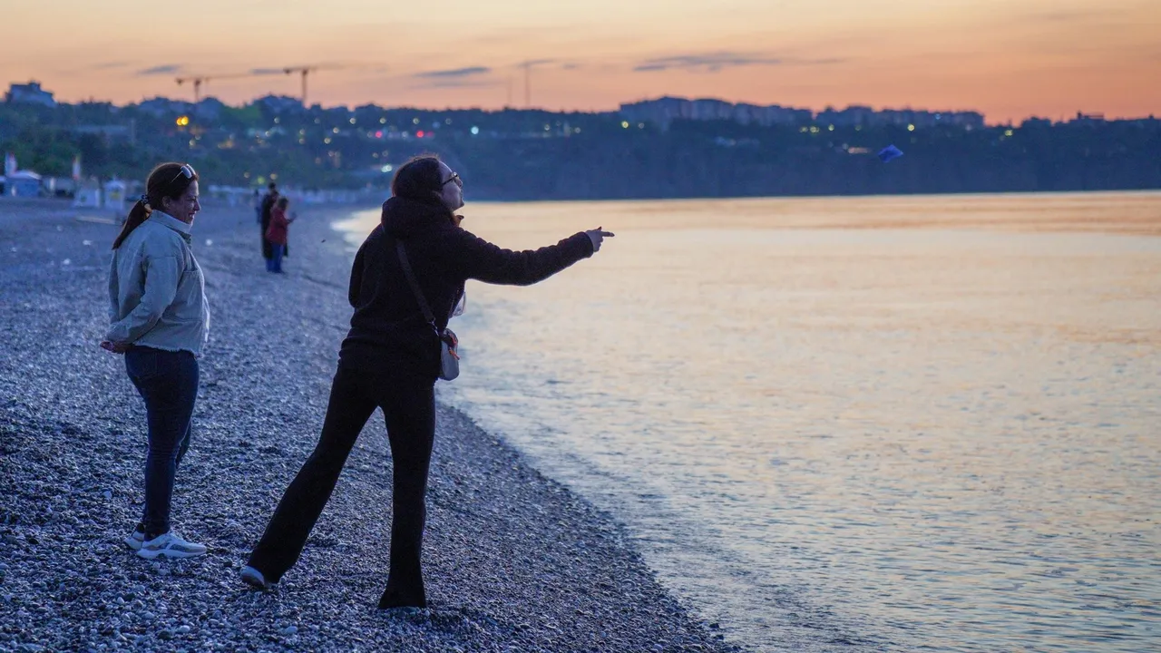 ANTALYA’DA HIDIRELLEZ SABAHI: DİLEKLER GÜN DOĞUMUNDA DENİZLE BULUŞTU
