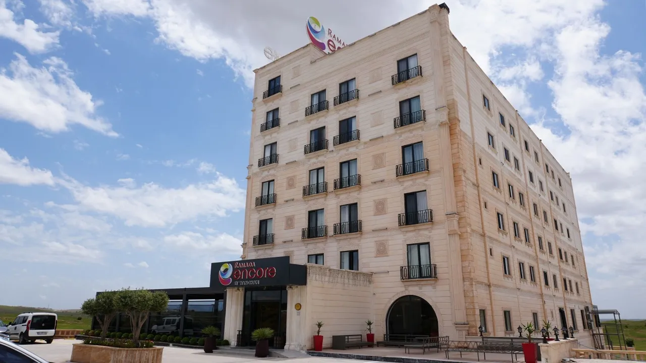 MİDYAT'IN İLK ULUSLARARASI MARKALI OTELİ RAMADA ENCORE BY WYNDHAM MİDYAT AÇILDI