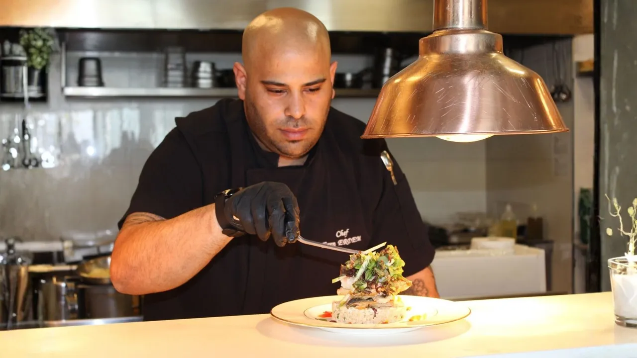 CHEF EREN ERDEM: "KİBİR, BİR MUTFAĞA GİREBİLECEK EN BÜYÜK DÜŞMANDIR”